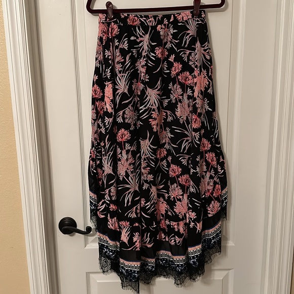 Black Floral Print Hi-Lo Skirt - Picture 5 of 10